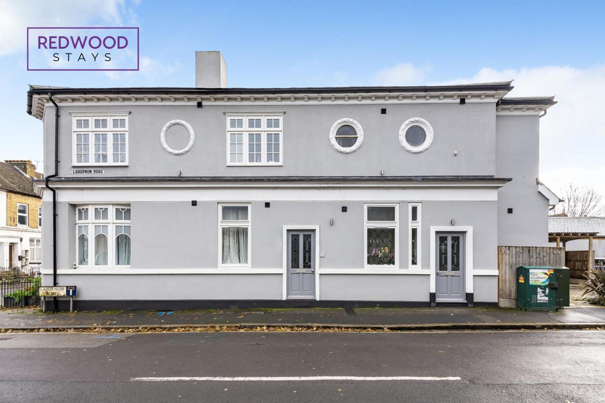 1 Bed 1 Bath Town Center Apartments For Corporates & Contractors, Wifi, Netflix And Parking On Selected Units By Redwood Stays Aldershot Exterior foto