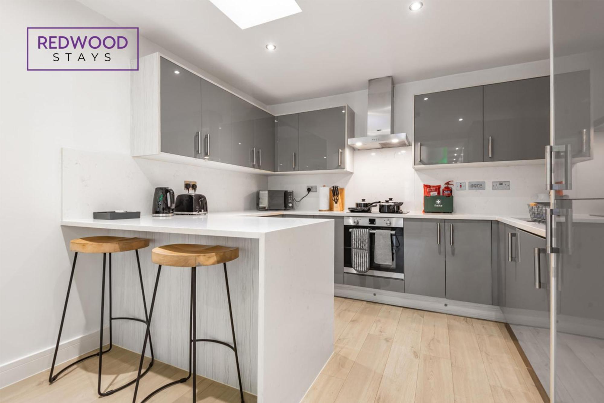 1 Bed 1 Bath Town Center Apartments For Corporates & Contractors, Wifi, Netflix And Parking On Selected Units By Redwood Stays Aldershot Exterior foto